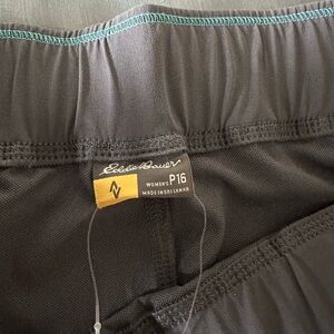 Eddie Bauer Incline Crop Travel Activewear Capri Pants NWT 16P